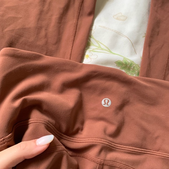 SOLD *** Lululemon Super High-Rise Groove Pant - Picture 4 of 6